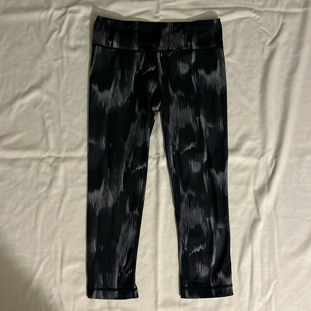 Women’s under armour capri leggings